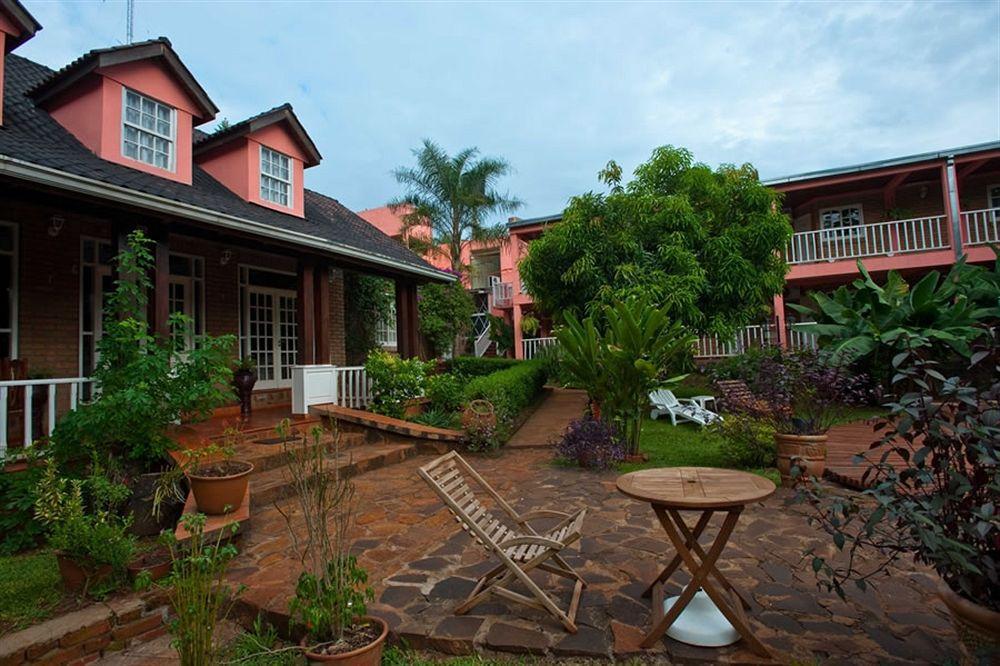 Hotel Posada La Sorgente Puerto Iguazú Esterno foto