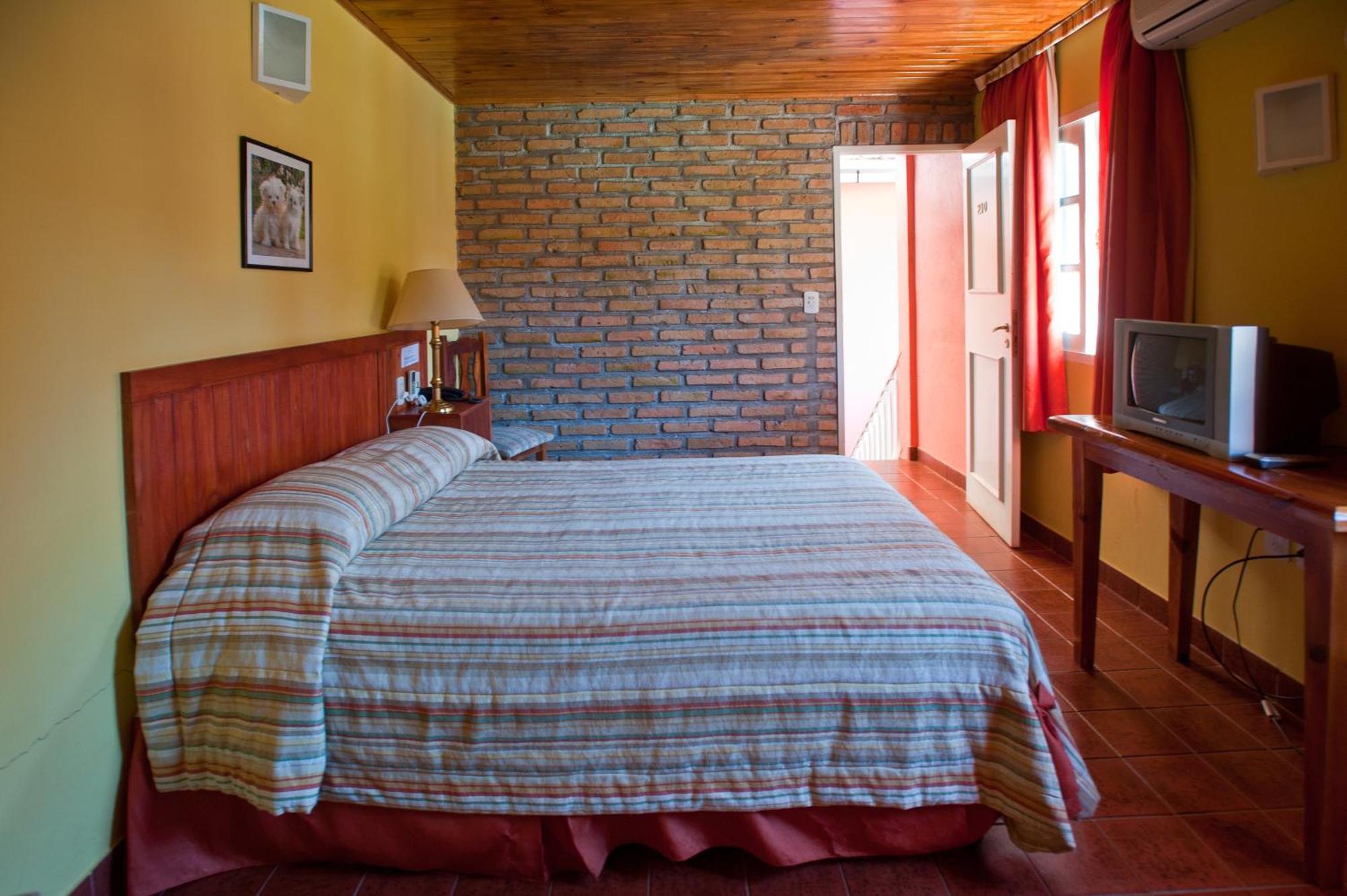 Hotel Posada La Sorgente Puerto Iguazú Esterno foto