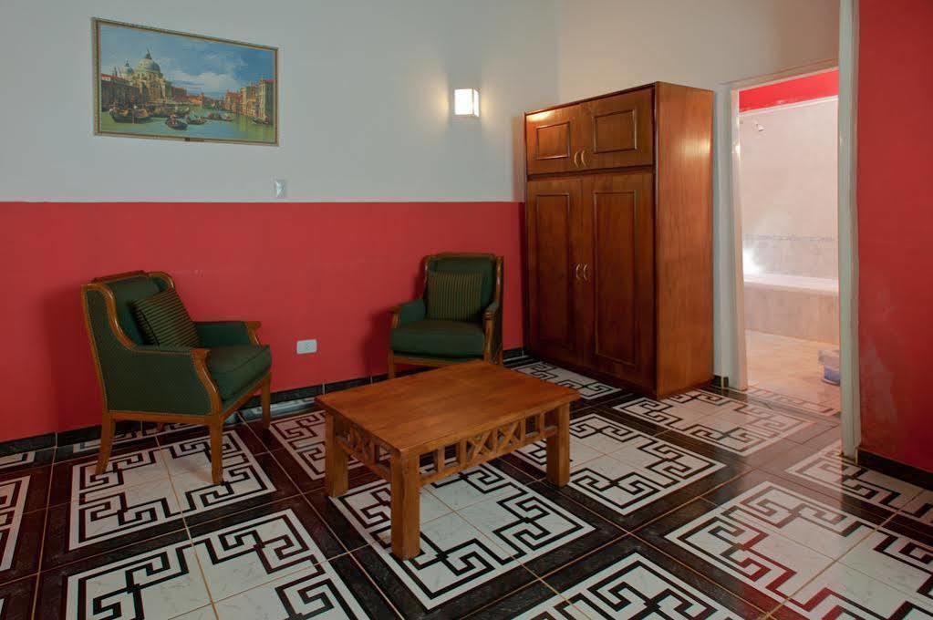 Hotel Posada La Sorgente Puerto Iguazú Esterno foto