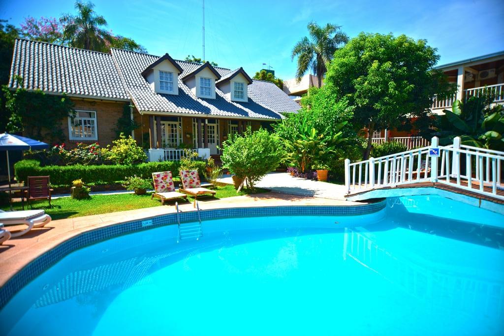 Hotel Posada La Sorgente Puerto Iguazú Esterno foto